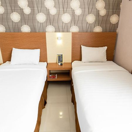 Neo Cempaka Hill Hotel Jember Bagian luar foto