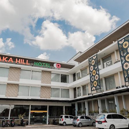 Neo Cempaka Hill Hotel Jember Bagian luar foto